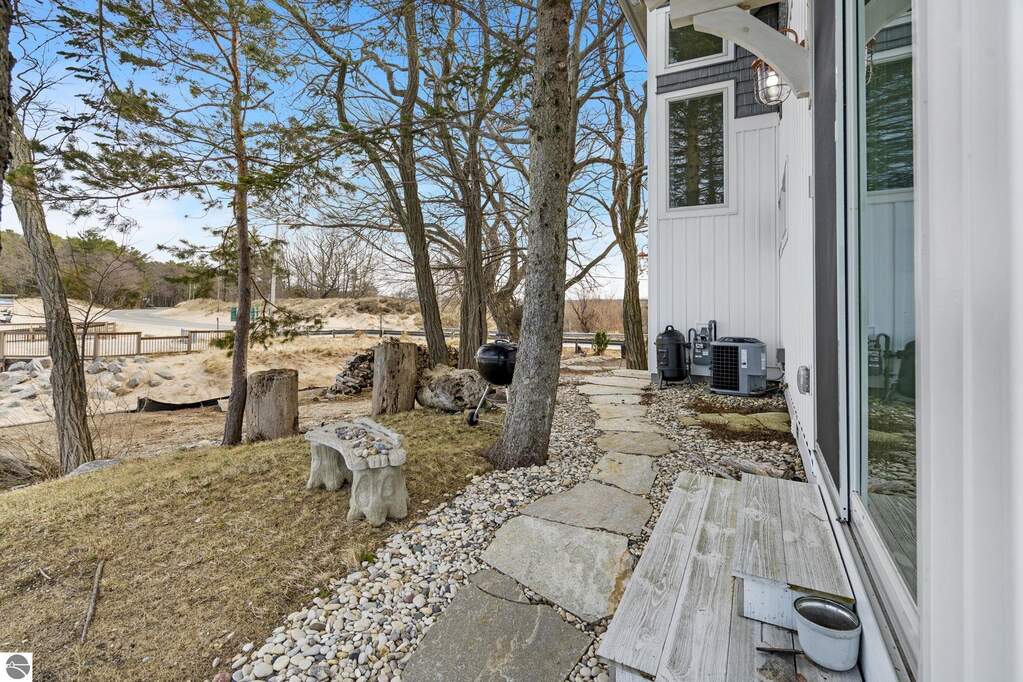 3 Bedroom Single Family Home/House's Image 60