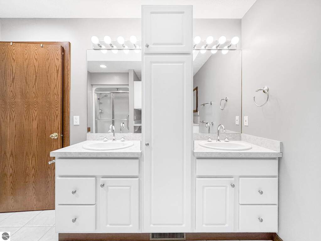 4 Bedroom Apartment/Flat's Image 18