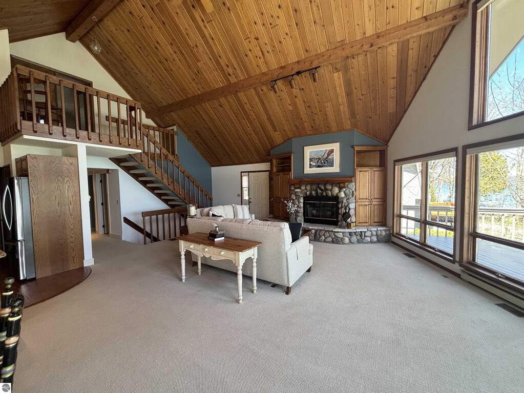 5 Bedroom Single Family Home/House's Image 23