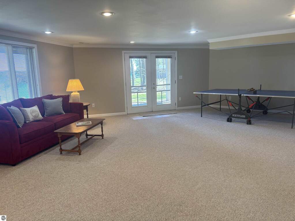 5 Bedroom Single Family Home/House's Image 40