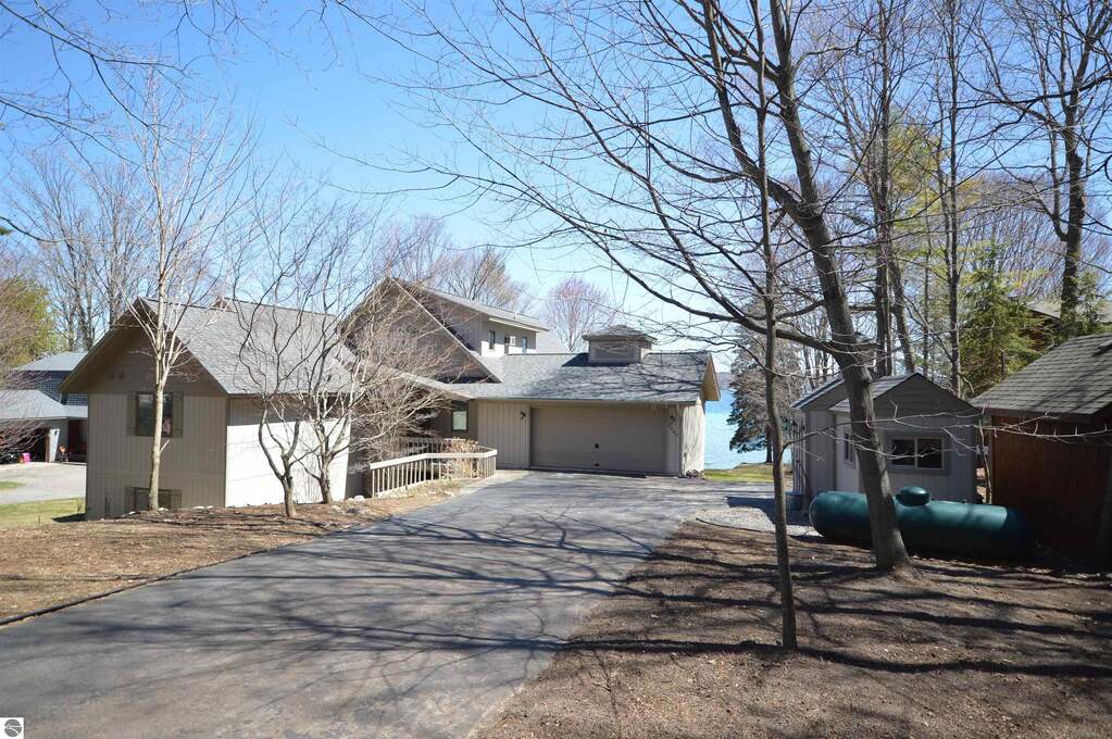 5 Bedroom Single Family Home/House's Image 63