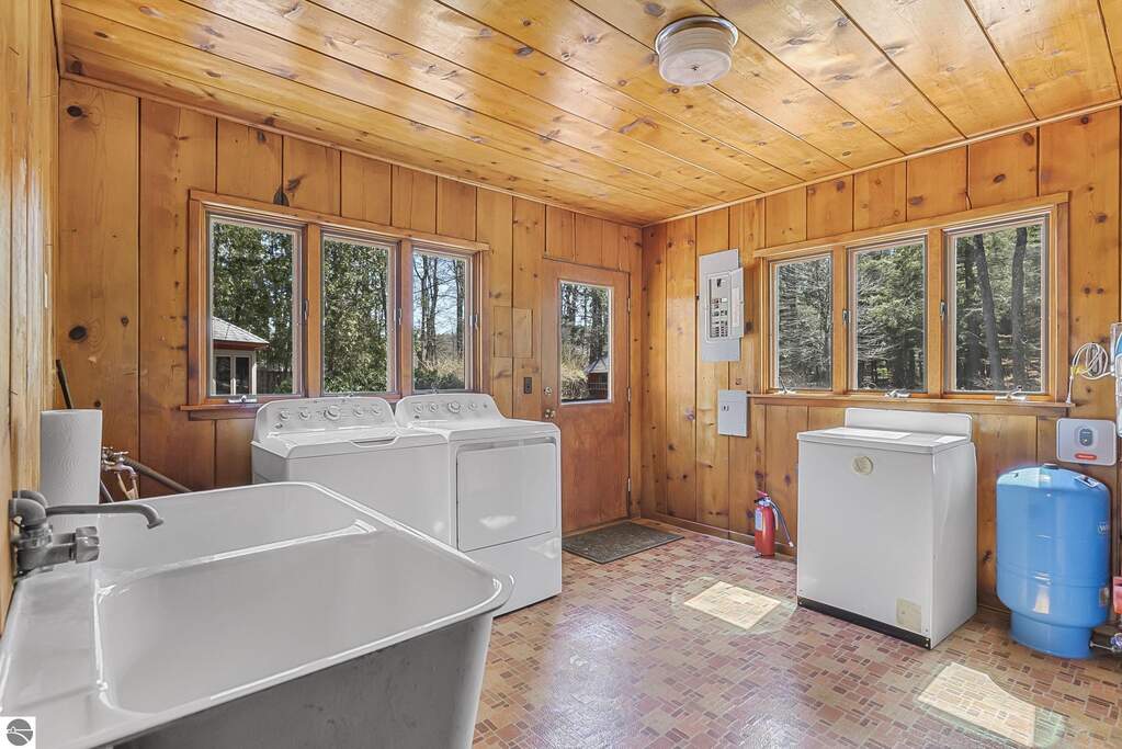 3 Bedroom Single Family Home/House's Image 40