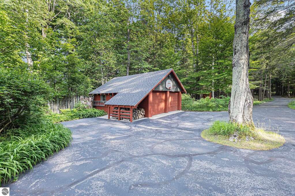 3 Bedroom Single Family Home/House's Image 60