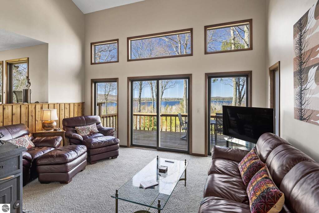 4 Bedroom Single Family Home/House's Image 10