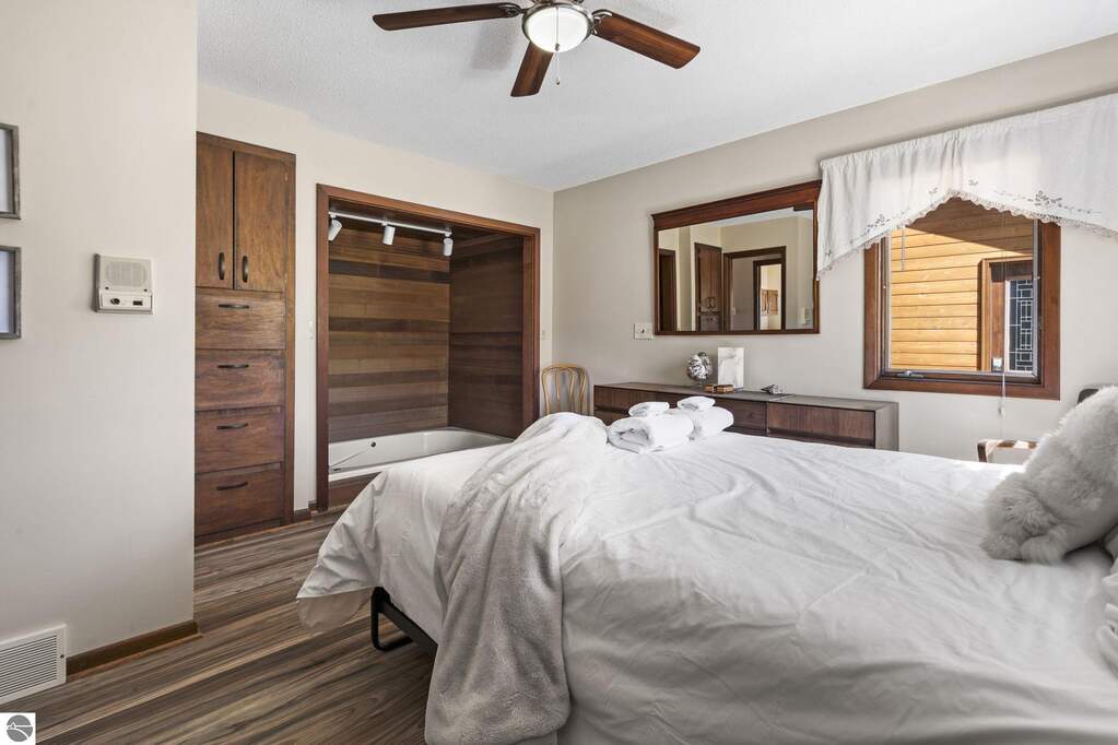 4 Bedroom Single Family Home/House's Image 23