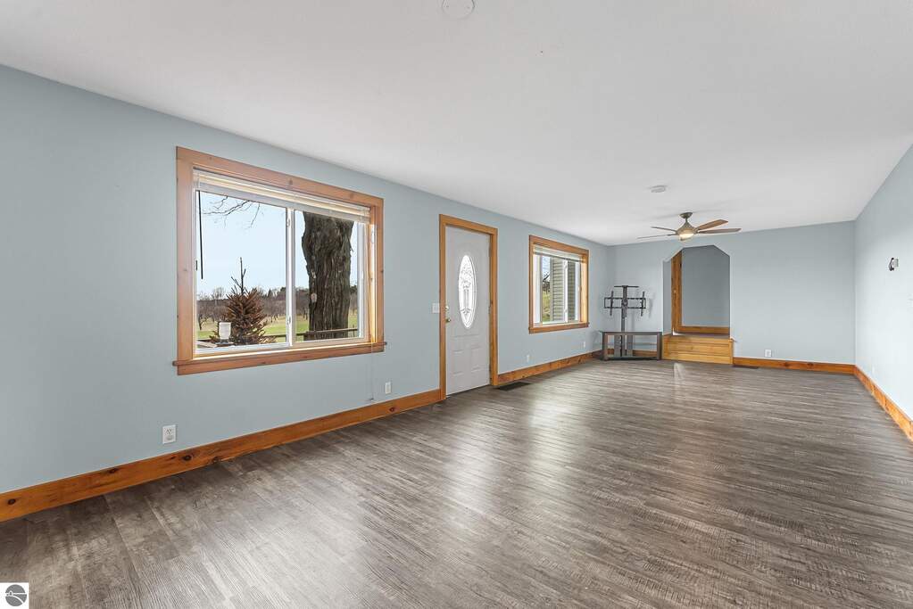 10 Bedroom Single Family Home/House's Image 53