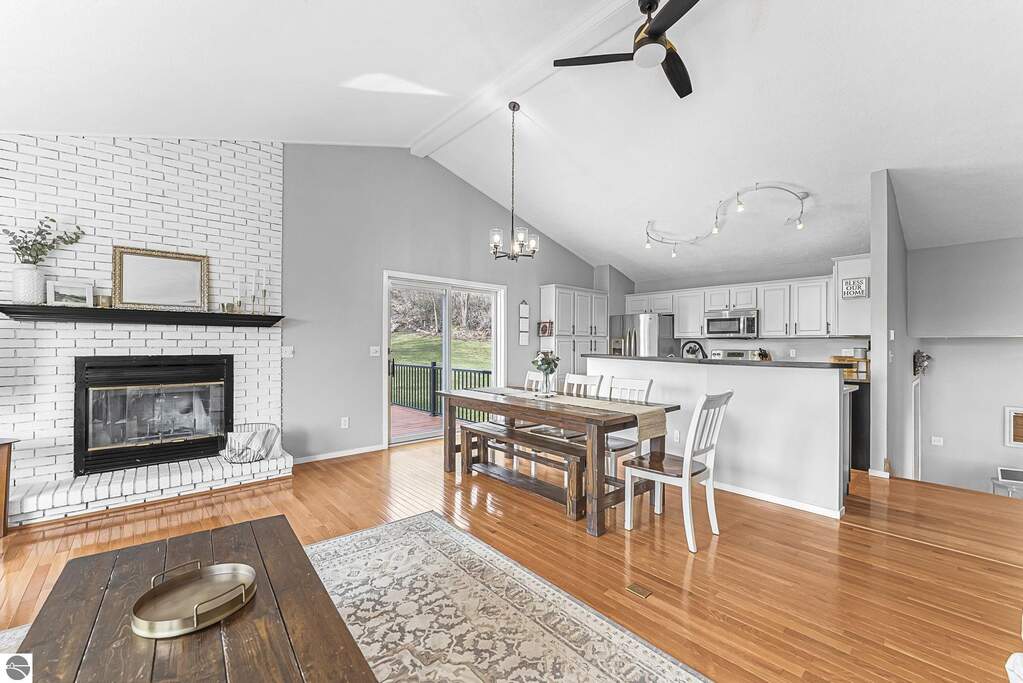 4 Bedroom Single Family Home/House's Image 7