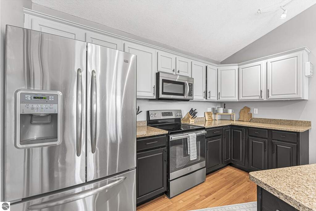 4 Bedroom Single Family Home/House's Image 11