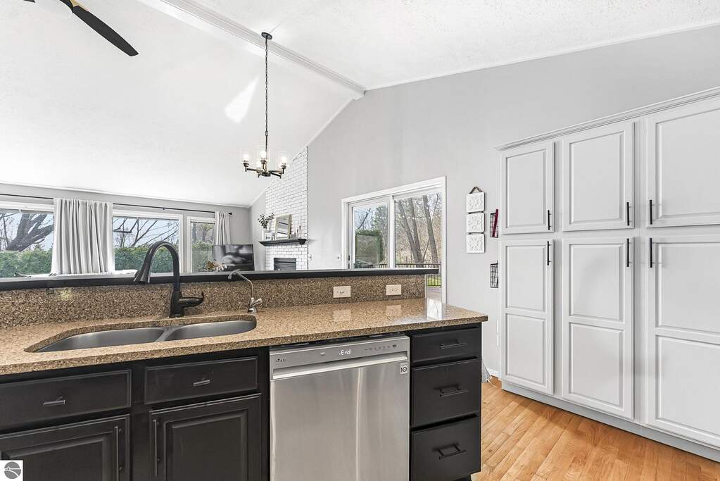 4 Bedroom Single Family Home/House's Image 12