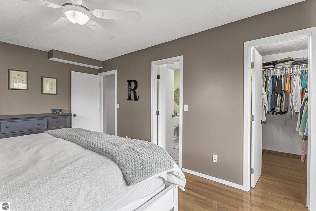 4 Bedroom Single Family Home/House's Image 14