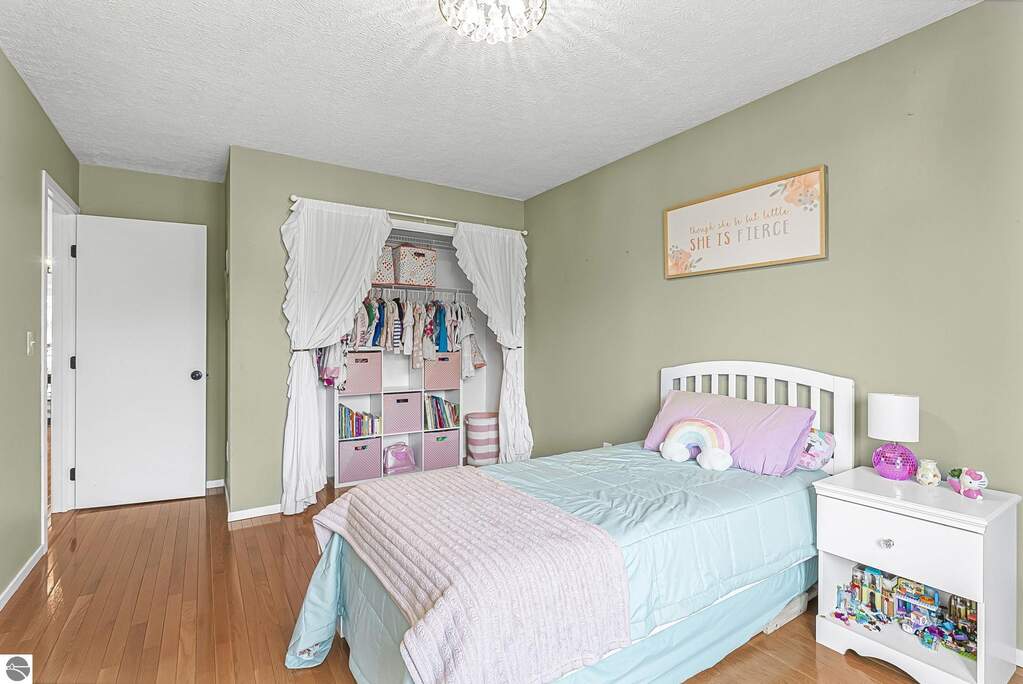 4 Bedroom Single Family Home/House's Image 18