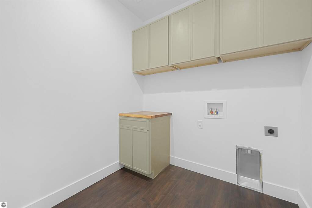 3 Bedroom Single Family Home/House's Image 9