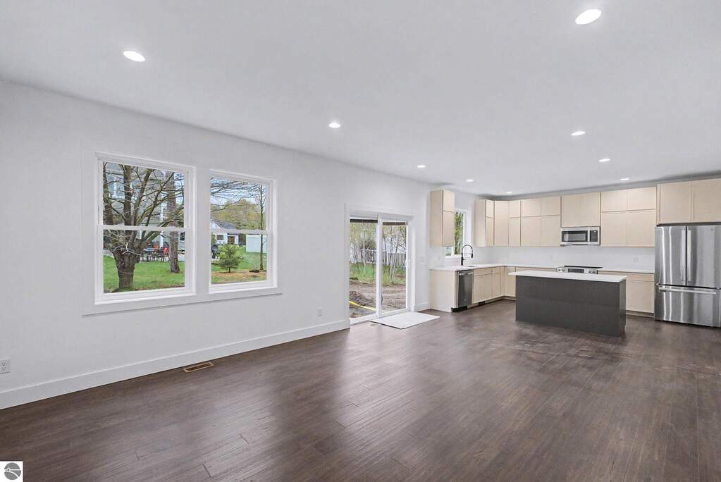 3 Bedroom Single Family Home/House's Image 5