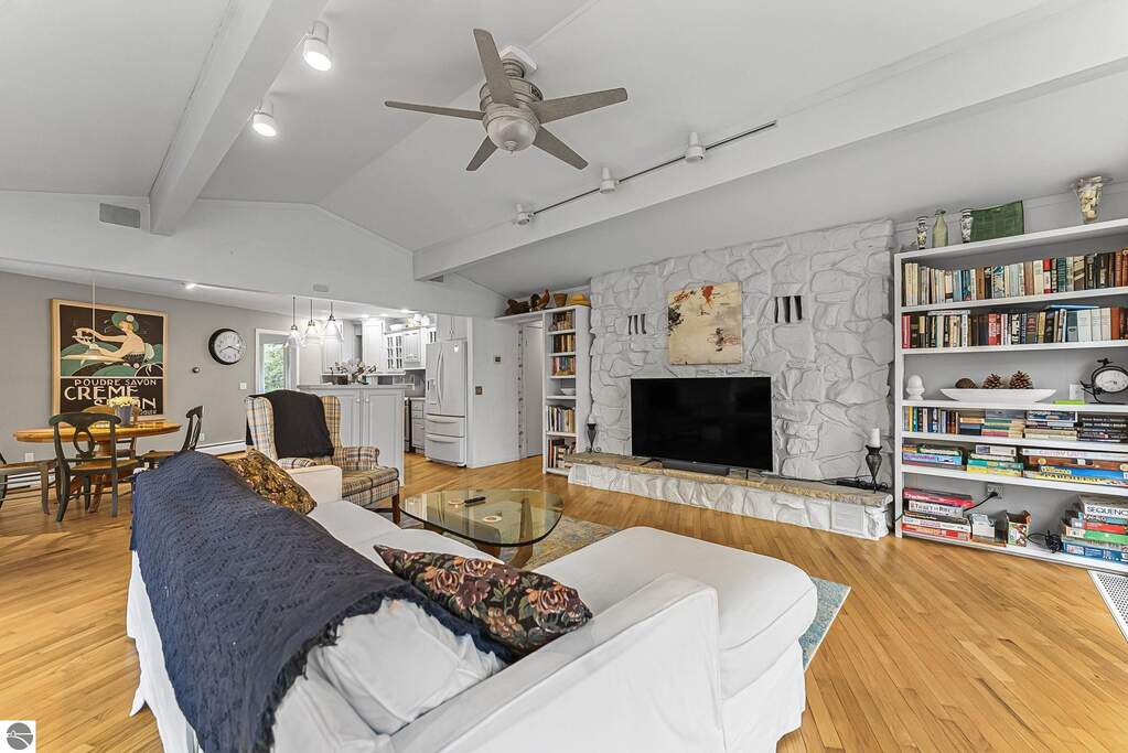 4 Bedroom Single Family Home/House's Image 16