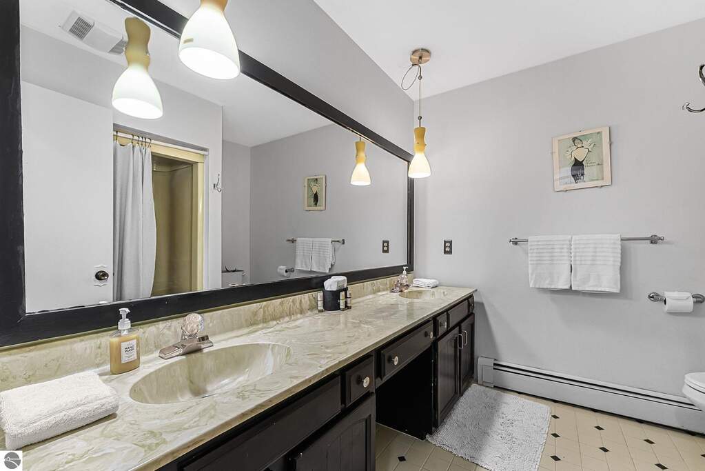 4 Bedroom Single Family Home/House's Image 41