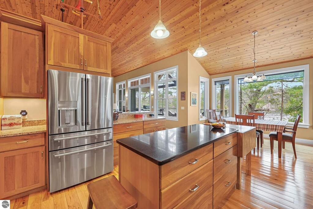4 Bedroom Single Family Home/House's Image 18