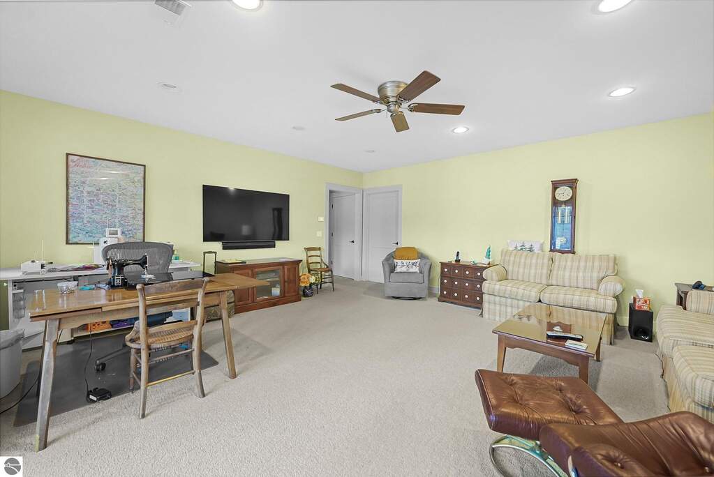 4 Bedroom Single Family Home/House's Image 33