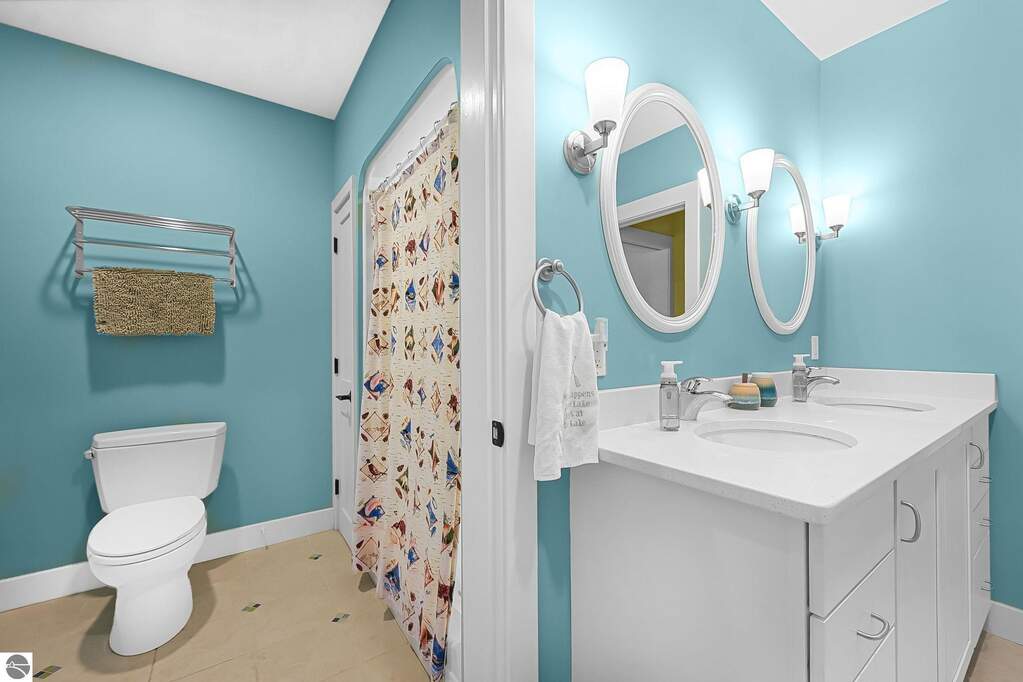 4 Bedroom Single Family Home/House's Image 40