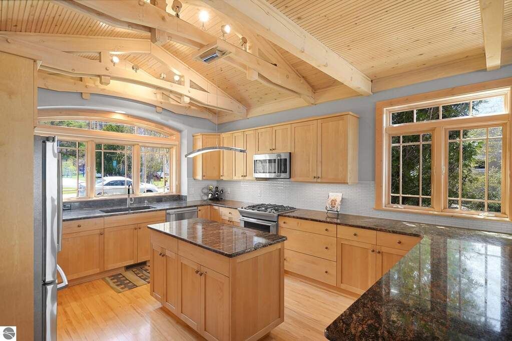4 Bedroom Single Family Home/House's Image 14