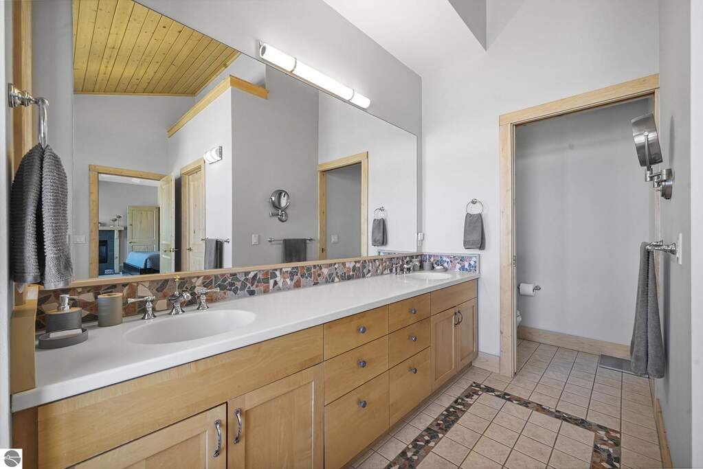 4 Bedroom Single Family Home/House's Image 37