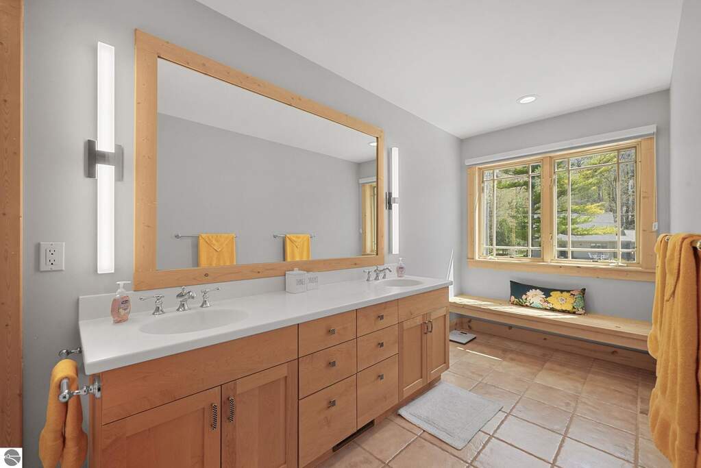 4 Bedroom Single Family Home/House's Image 44