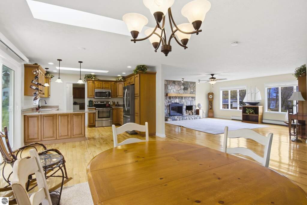 3 Bedroom Single Family Home/House's Image 9