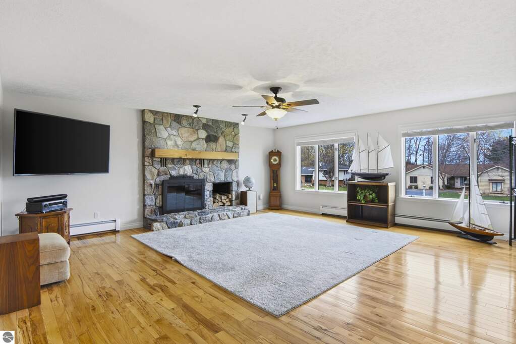 3 Bedroom Single Family Home/House's Image 13