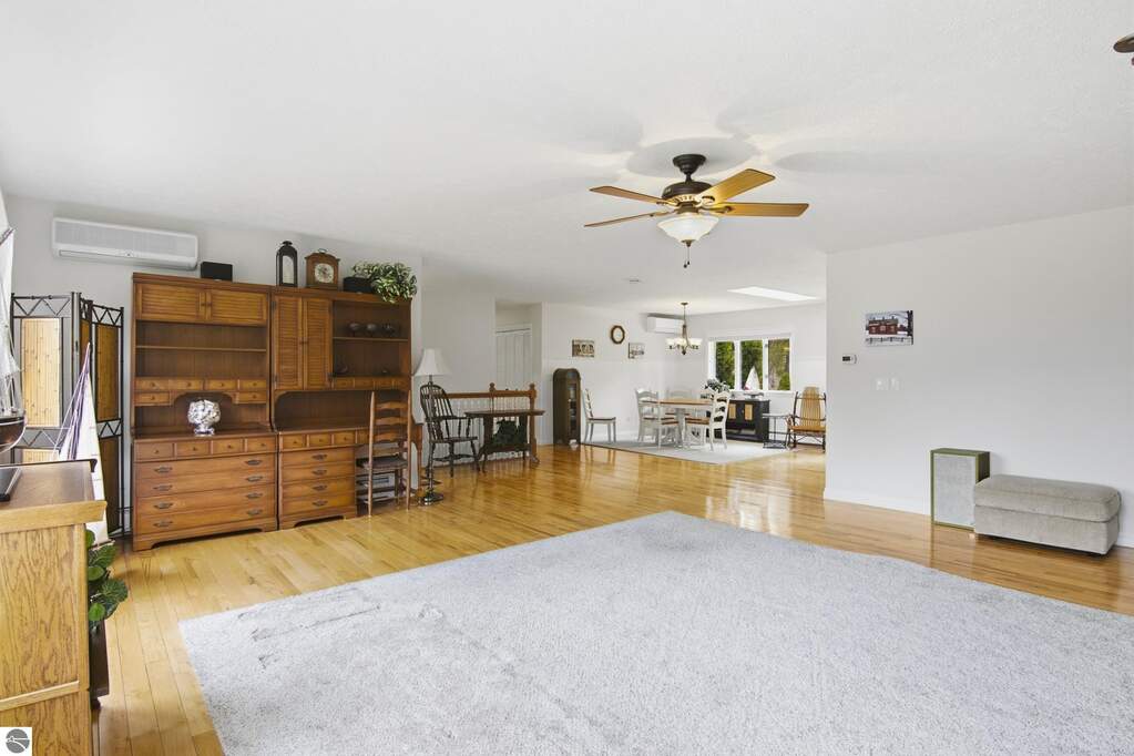 3 Bedroom Single Family Home/House's Image 14