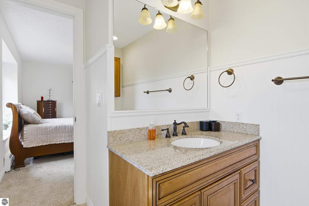 3 Bedroom Single Family Home/House's Image 27