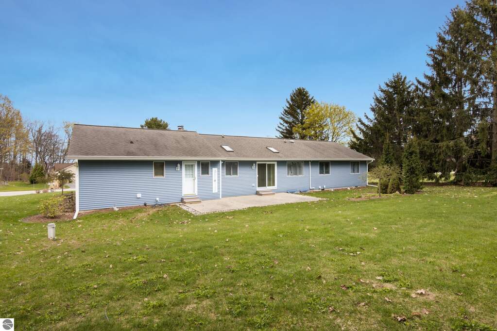 3 Bedroom Single Family Home/House's Image 6