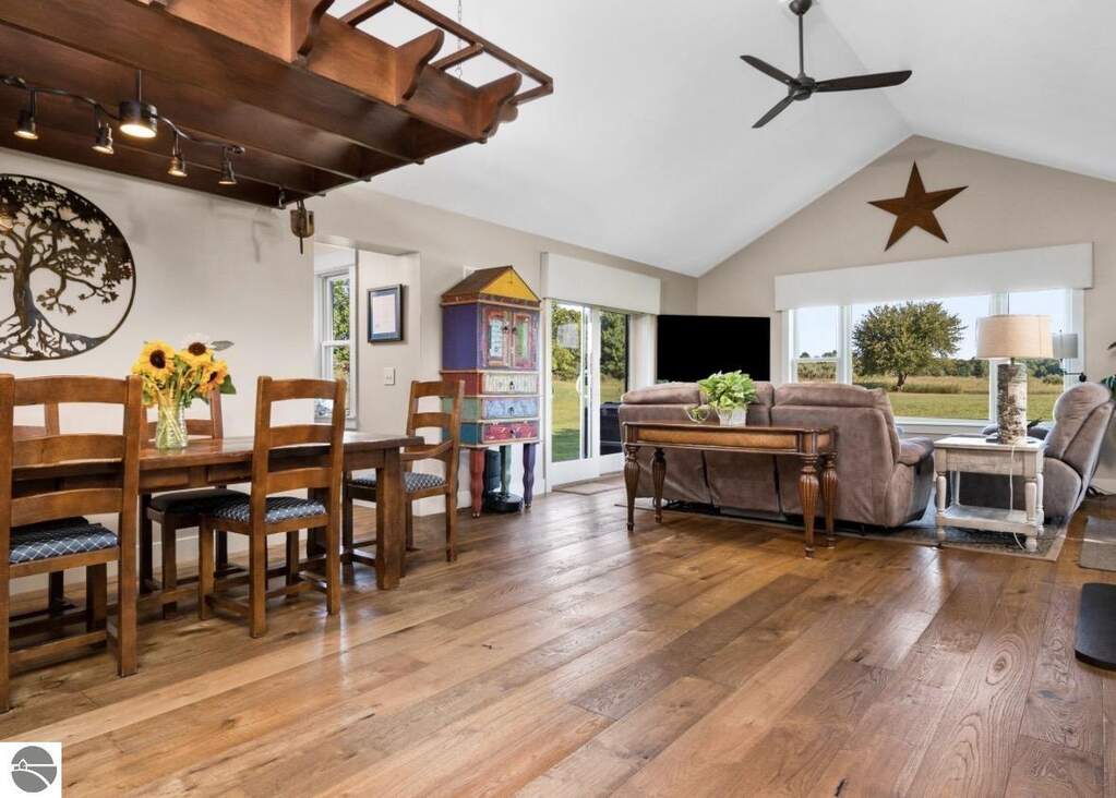 4 Bedroom Single Family Home/House's Image 10