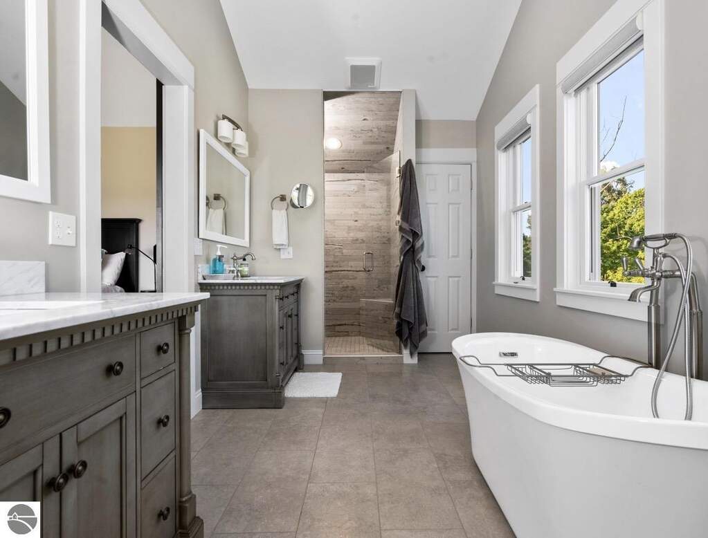 4 Bedroom Single Family Home/House's Image 27