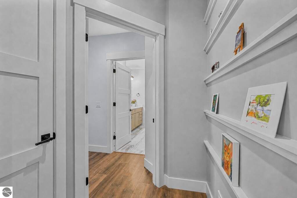 5 Bedroom Single Family Home/House's Image 17