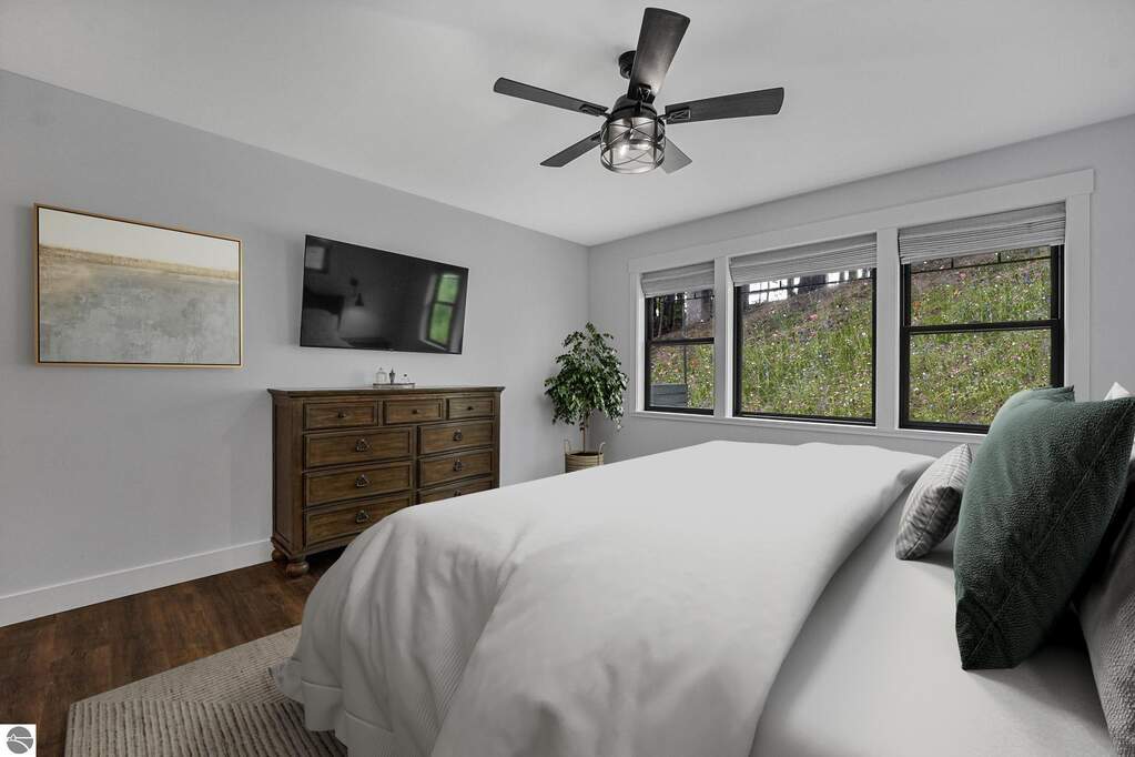 5 Bedroom Single Family Home/House's Image 20