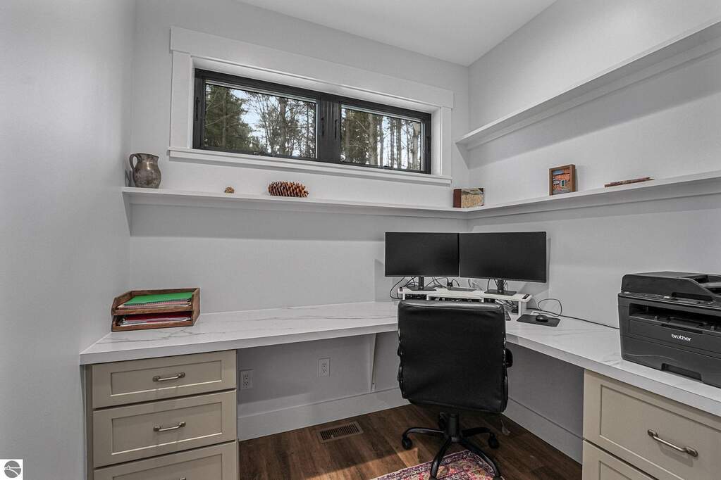 5 Bedroom Single Family Home/House's Image 26