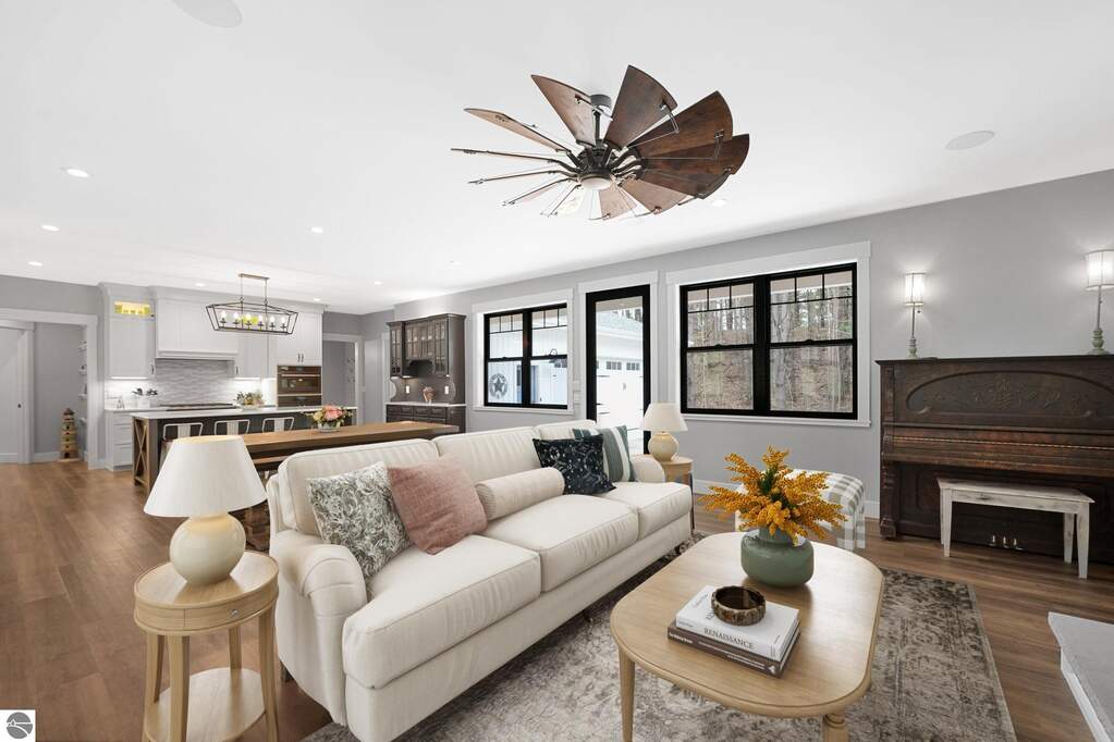 5 Bedroom Single Family Home/House's Image 31