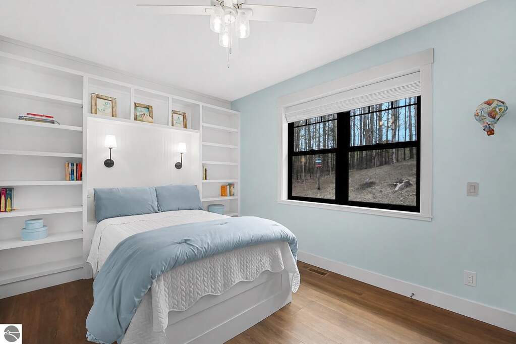 5 Bedroom Single Family Home/House's Image 32