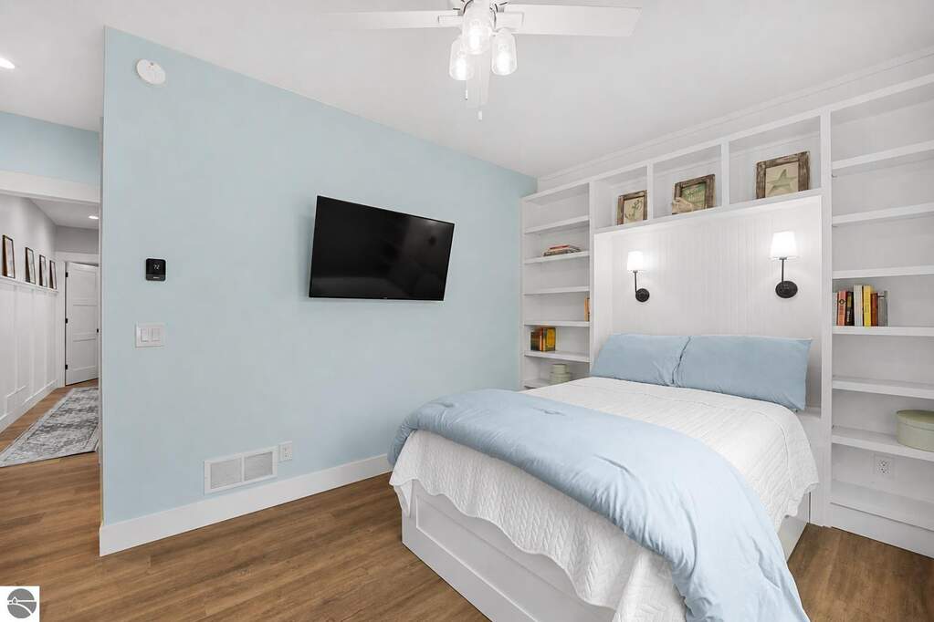 5 Bedroom Single Family Home/House's Image 33