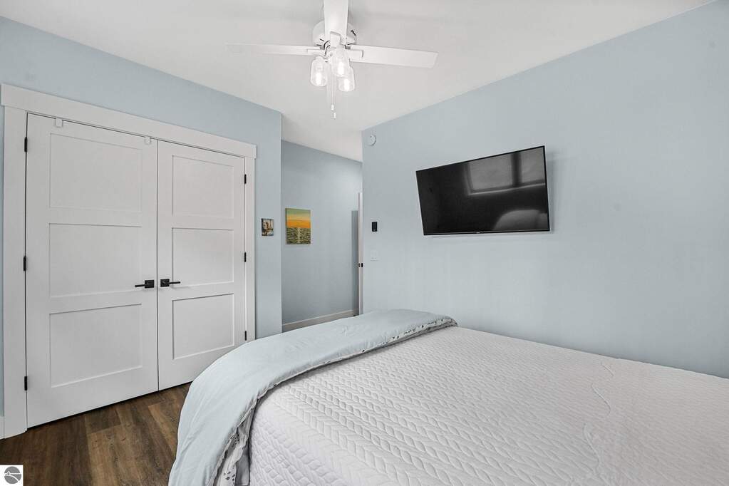 5 Bedroom Single Family Home/House's Image 34