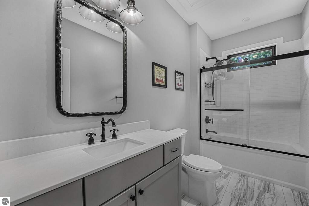 5 Bedroom Single Family Home/House's Image 39