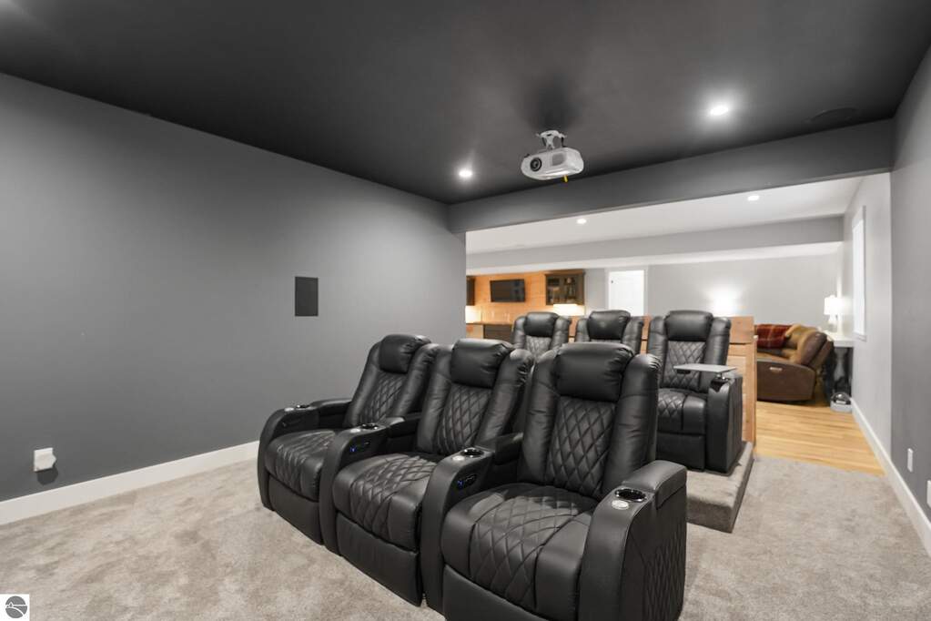 5 Bedroom Single Family Home/House's Image 53