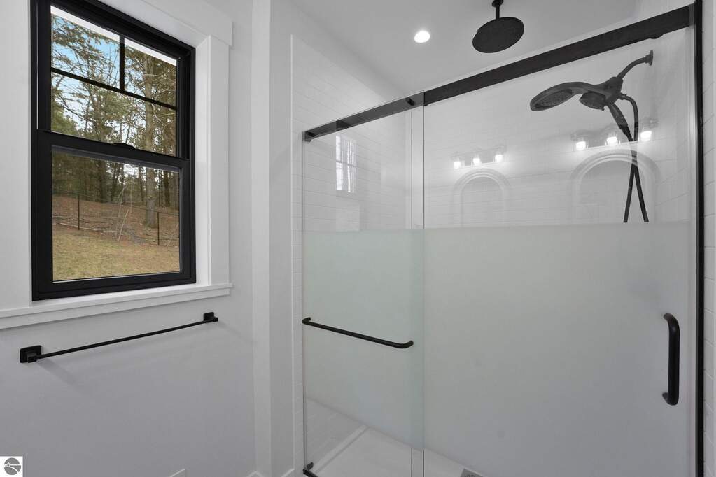 5 Bedroom Single Family Home/House's Image 62