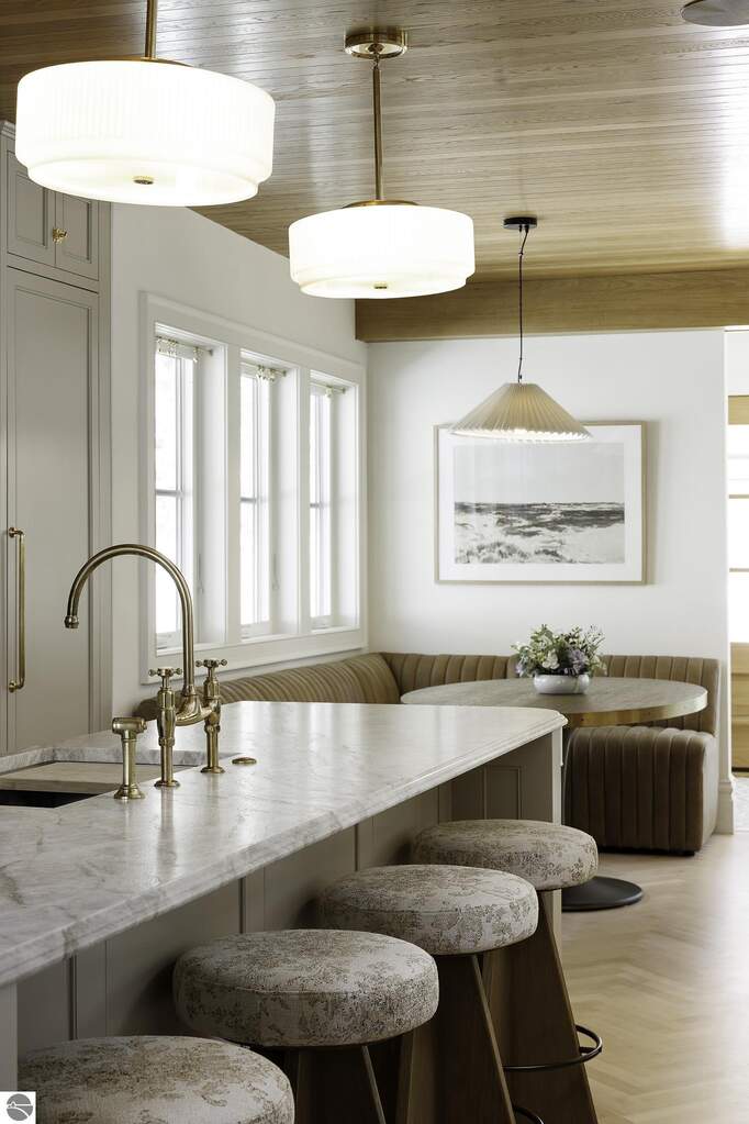 5 Bedroom Single Family Home/House's Image 9