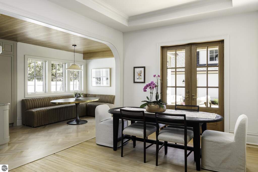 5 Bedroom Single Family Home/House's Image 13