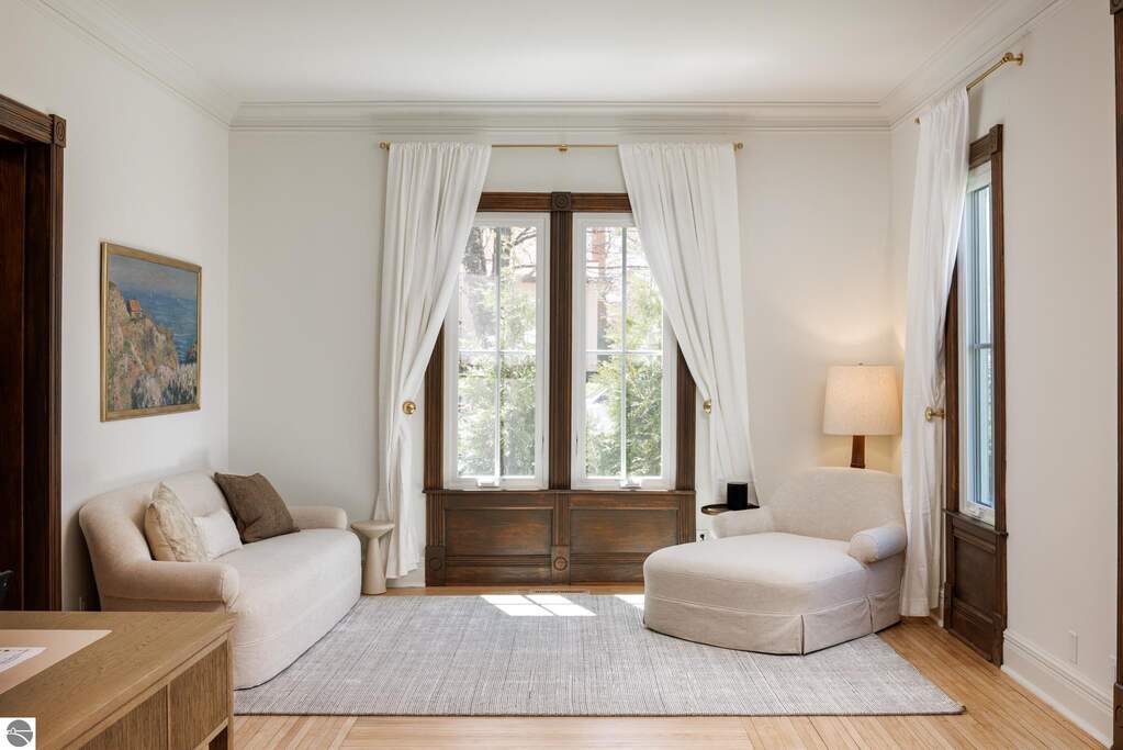 5 Bedroom Single Family Home/House's Image 27