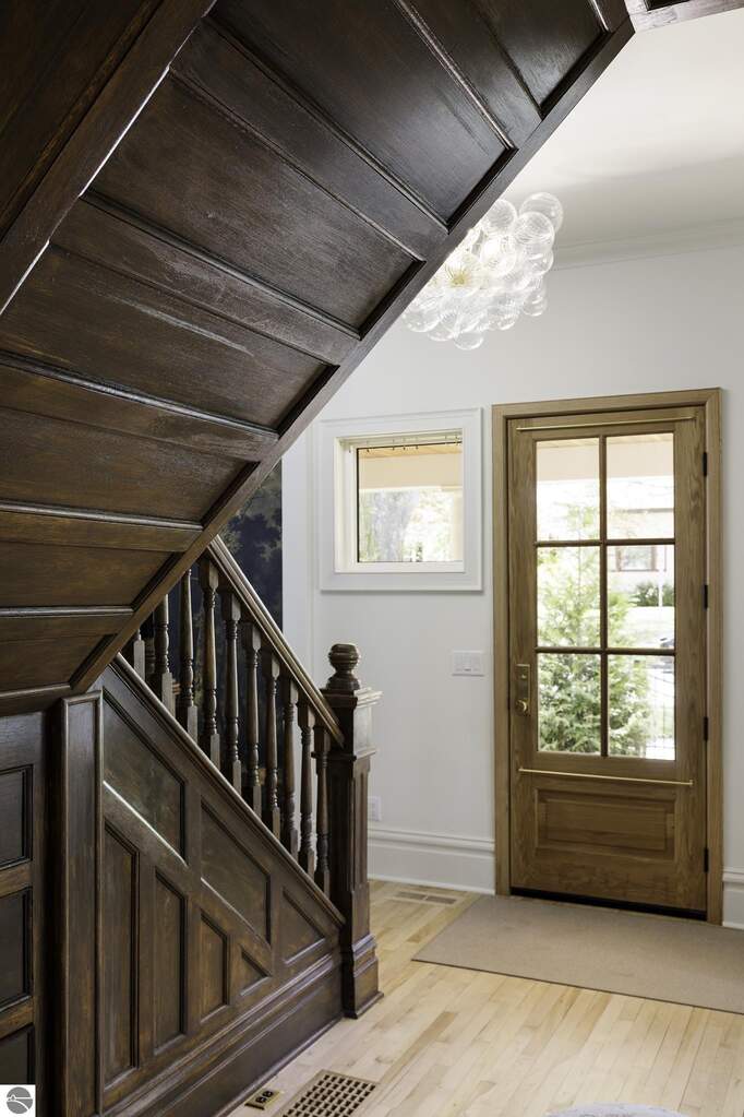 5 Bedroom Single Family Home/House's Image 34