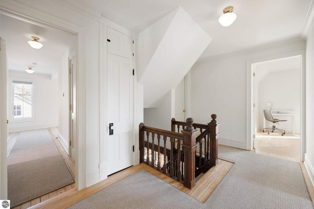 5 Bedroom Single Family Home/House's Image 35