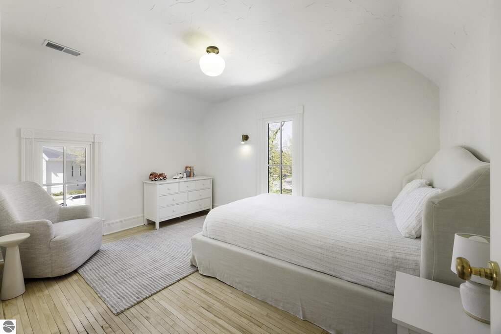 5 Bedroom Single Family Home/House's Image 46