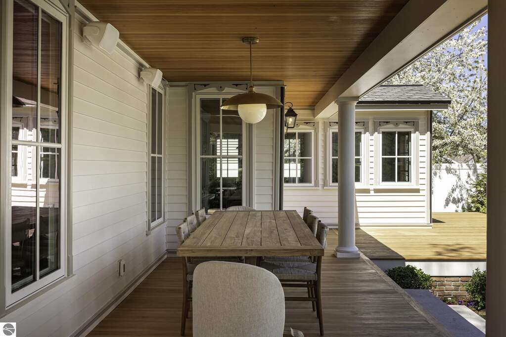 5 Bedroom Single Family Home/House's Image 59