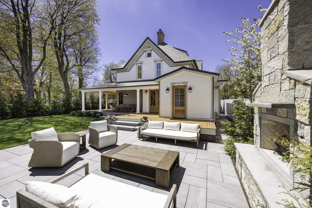 5 Bedroom Single Family Home/House's Image 62